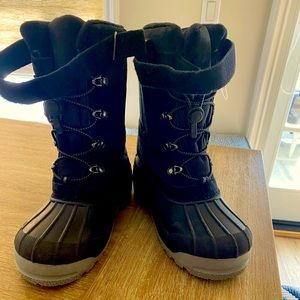 LAND’s END Youth Size 6, SNOW BOOT Gray-color - LIKE NEW